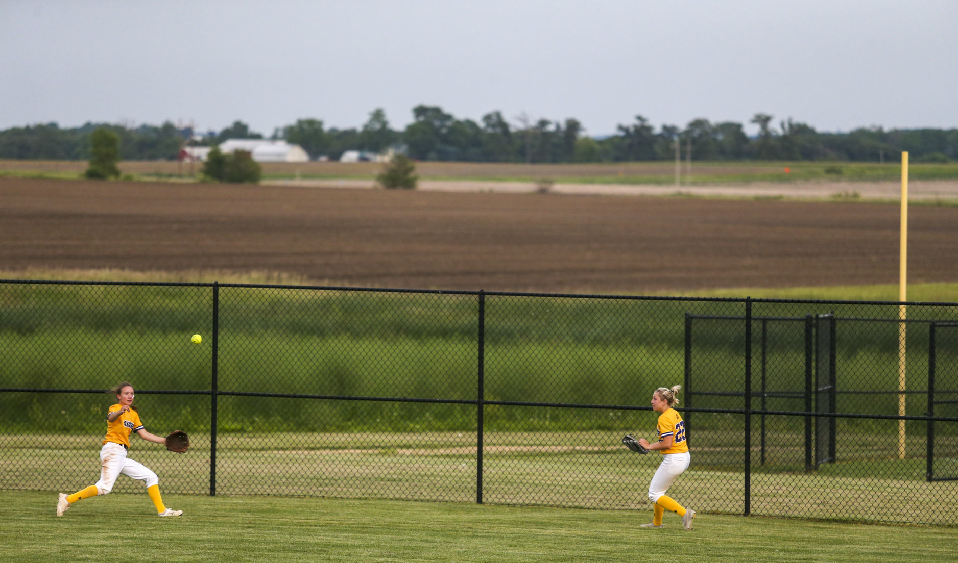 061819-qct-spt-dewitt-softball-019